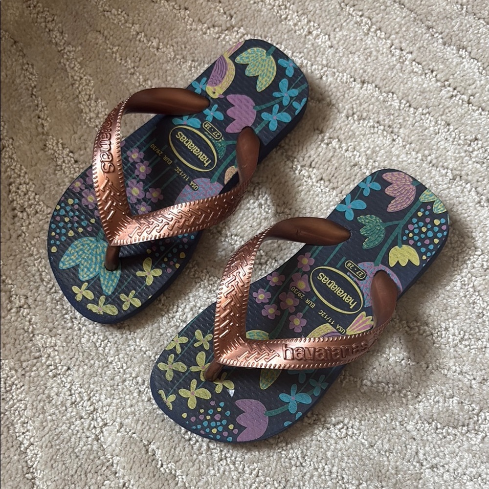 Girls Havaianas Floral Flip Flops Floral Bird Print fits size 10 tagged 11/12